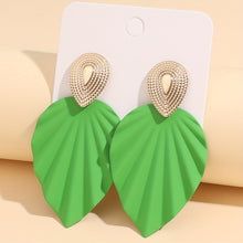 Load image into Gallery viewer, Vintage Leaf Shape Earrings