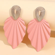 Load image into Gallery viewer, Vintage Leaf Shape Earrings