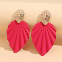 Load image into Gallery viewer, Vintage Leaf Shape Earrings