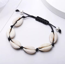 Load image into Gallery viewer, Natural sea shell bracelet
