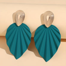 Load image into Gallery viewer, Vintage Leaf Shape Earrings

